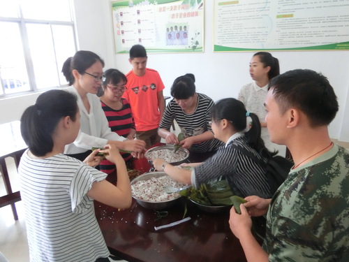 陳志雄：永安分公司團(tuán)委開展“慶端午、齊包粽”主題活動2.jpg