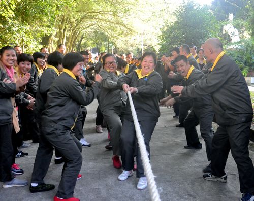 陳宏金：永春分公司開展迎新年拔河比賽。2[2].jpg