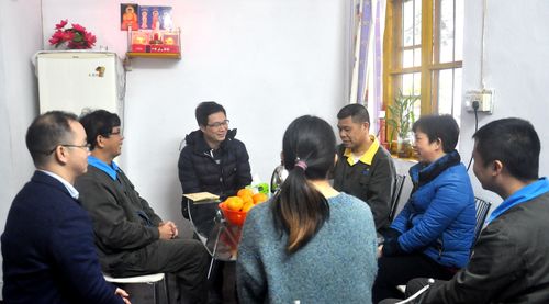 陳宏金：機(jī)電 控股公司陳斌副總到永春分公司慰問(wèn)困難職工。 2 (1).jpg