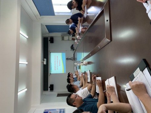 格式工廠福安郭丹桂：海峽科化公司黨委委員、副總經(jīng)理黃卿延到福安分公司開展民爆市場營銷策略課題調(diào)研.jpg